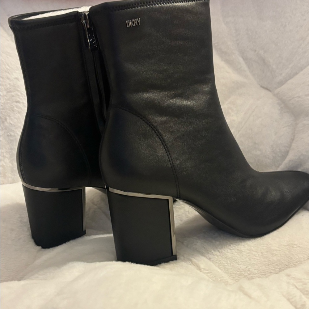 DKNY Black Ankle Boot size 7